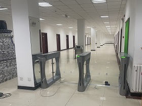 学校门禁通道闸安装