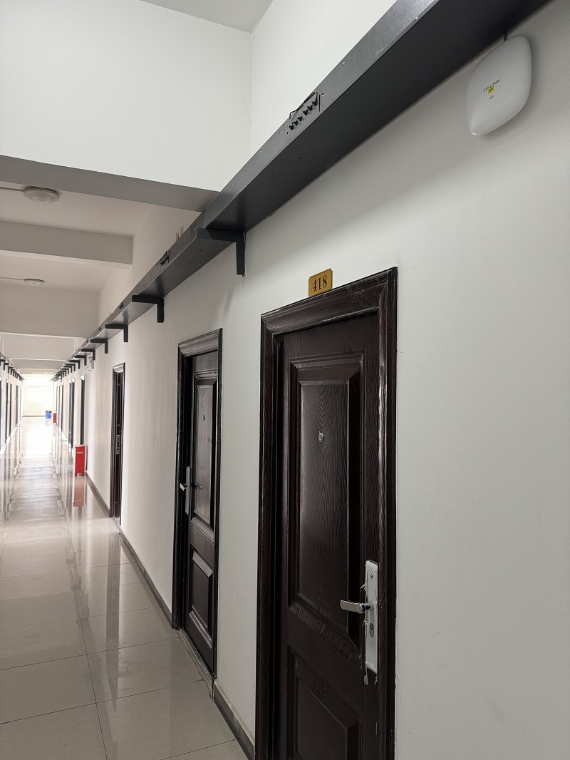 吐鲁番武汉武耀玻璃宿舍楼安装监控及无线网络系统项目